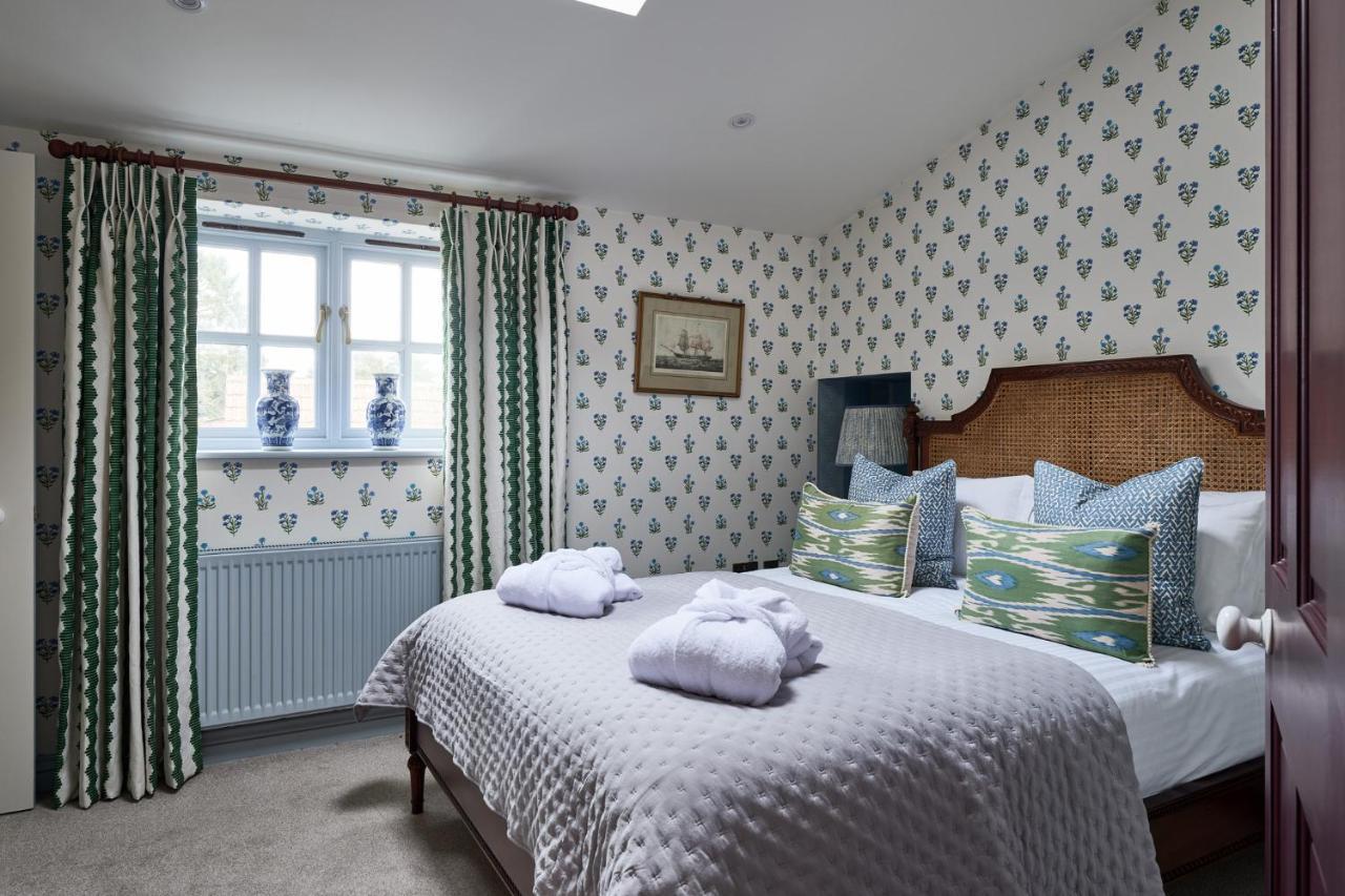 Townhouse Suites- Abbey Row Malmesbury Exteriör bild