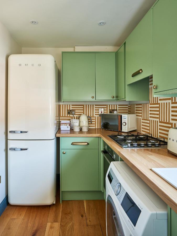 Townhouse Suites- Abbey Row Malmesbury Exteriör bild