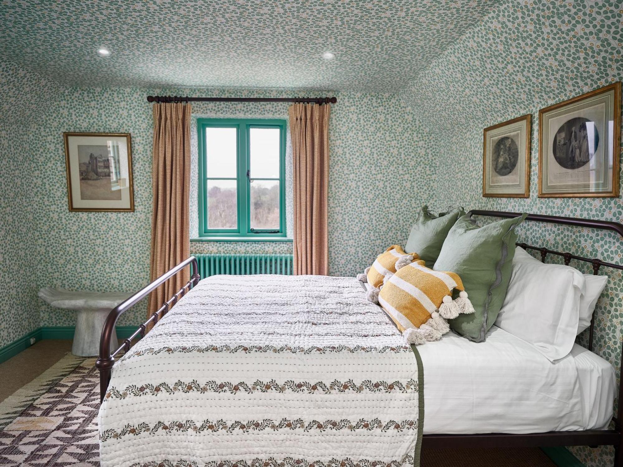 Townhouse Suites- Abbey Row Malmesbury Exteriör bild